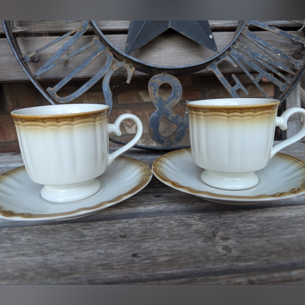 Vintage Mikasa Manor House cups and saucers (4x)